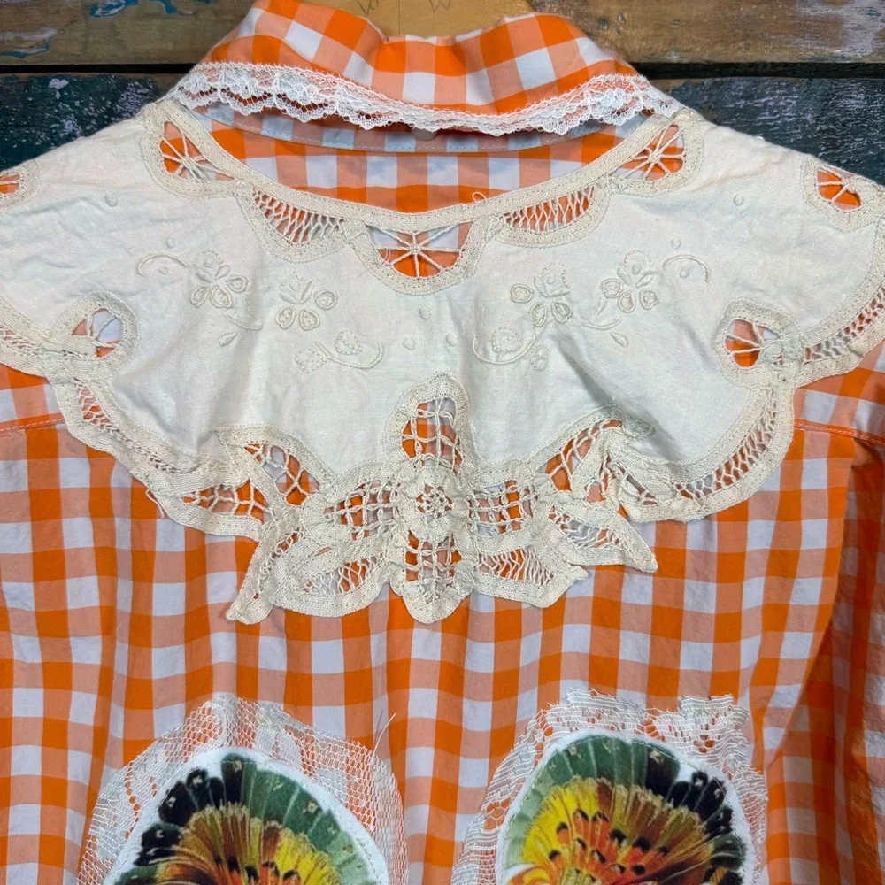 Vintage style bird floral lace appliqué upcycled dopamine shirt - Picture 7 of 11